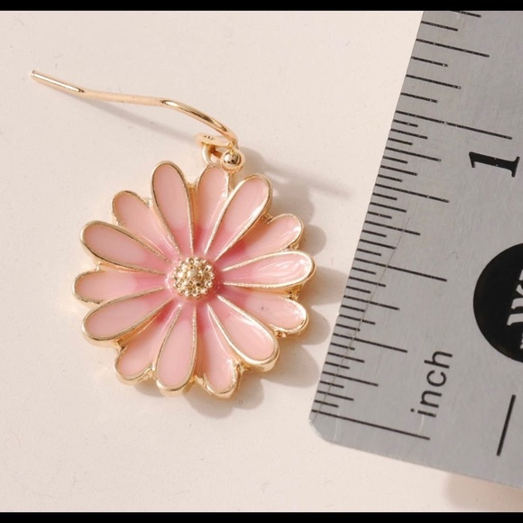 Two Tone floral dangling earrings in pink or teal - Picture 5 of 5
